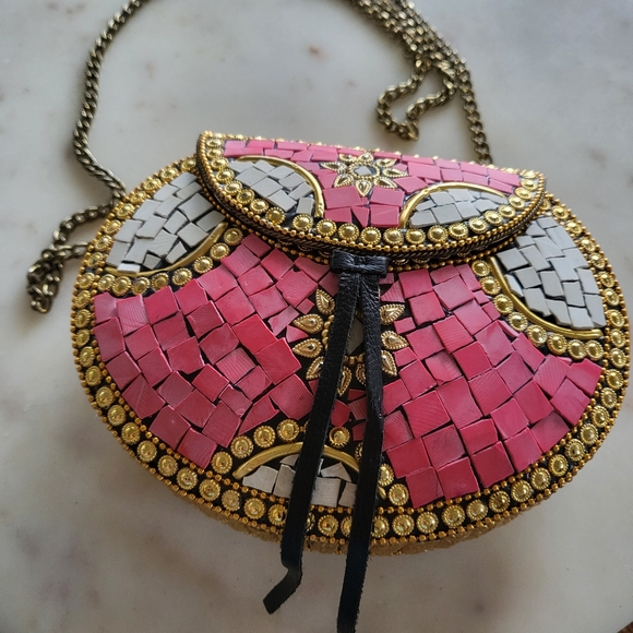 Small bejeweled crossbody/handbag - Picture 7 of 12